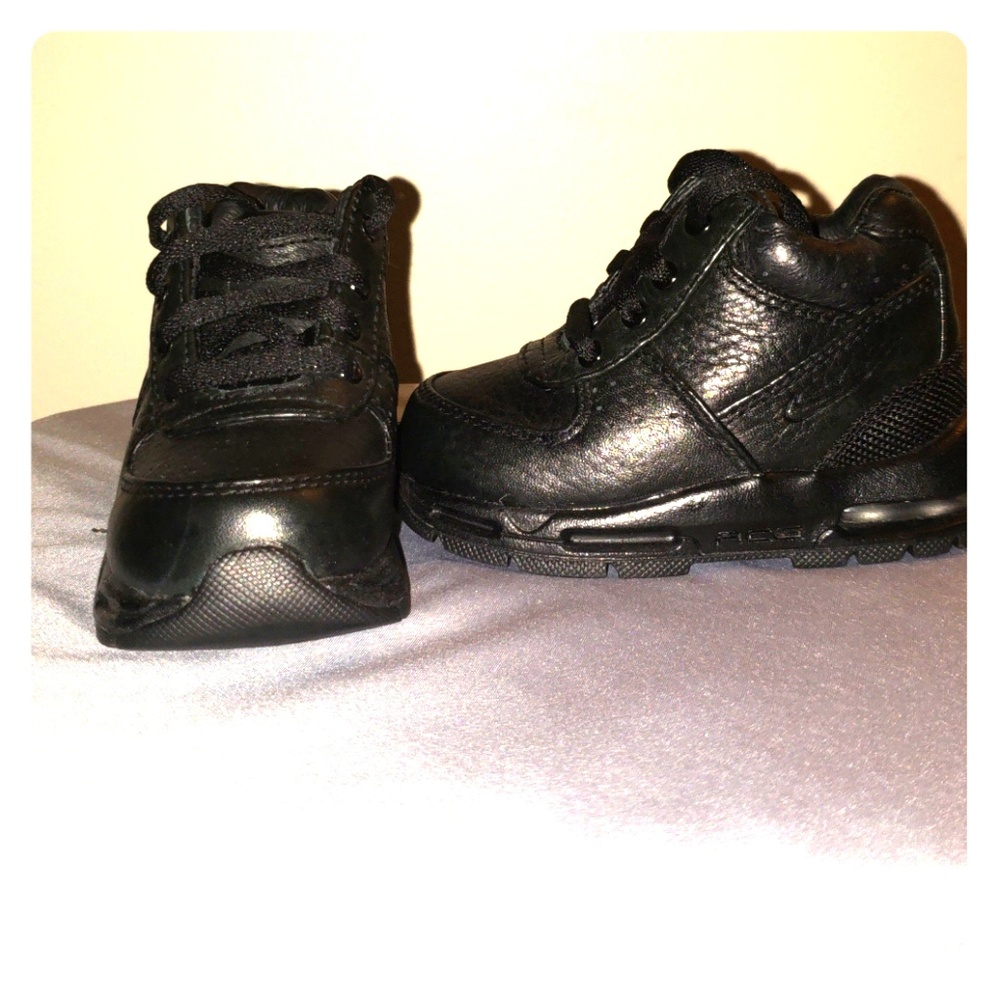 Black leather ACG Nike boots